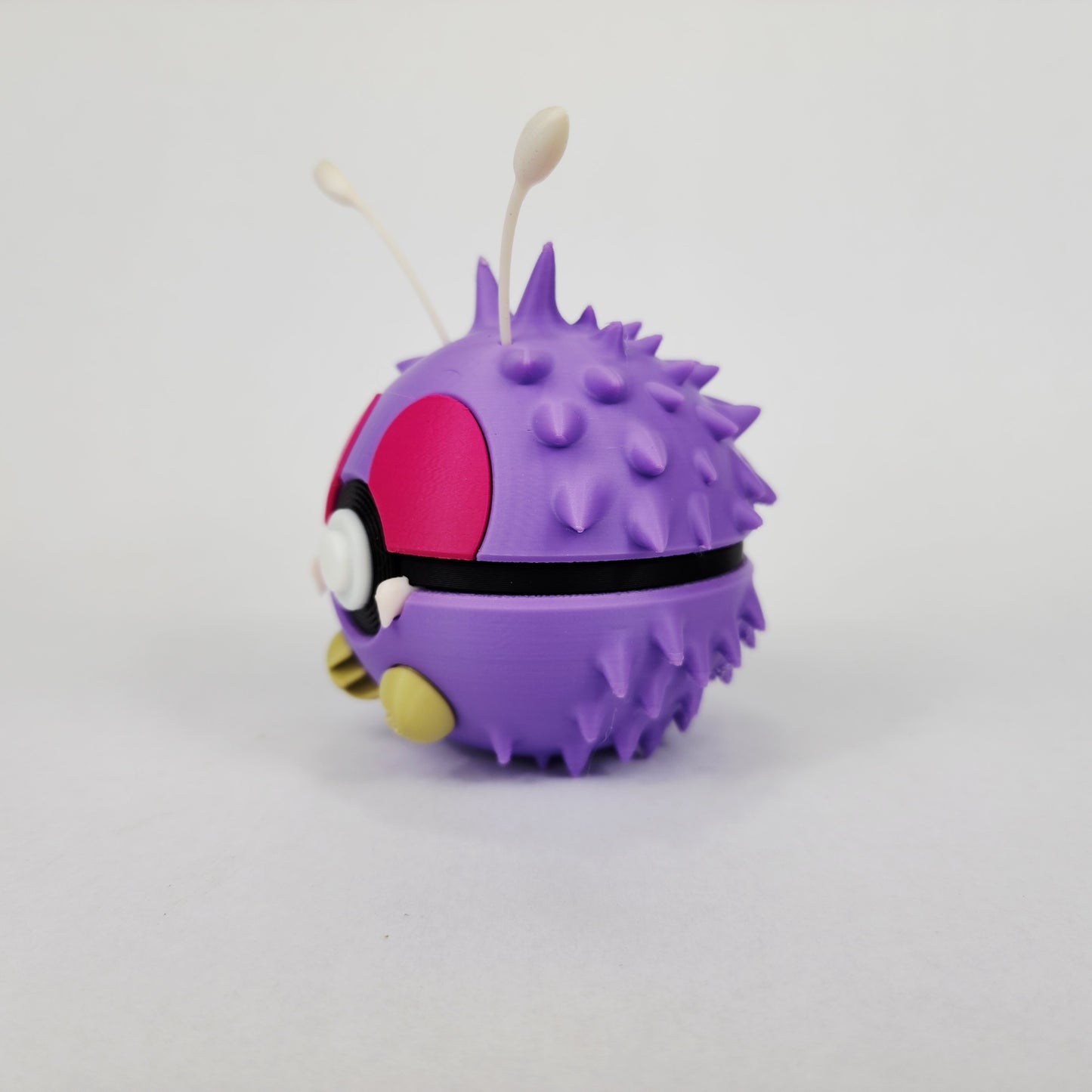 🐛 Capsule Creatures #0015 – Fan-Inspired Display Figure | 3D Printed Collectible