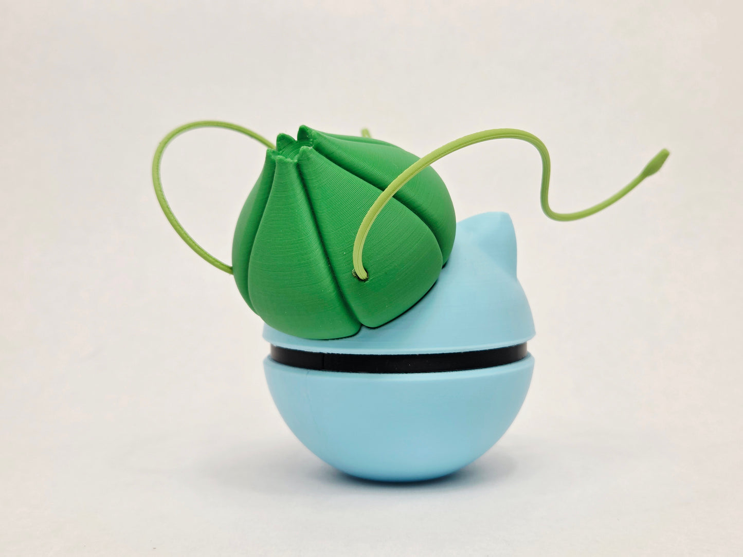 🍃 Capsule Creatures #0001 – Fan-Inspired Display Figure | 3D Printed Collectible