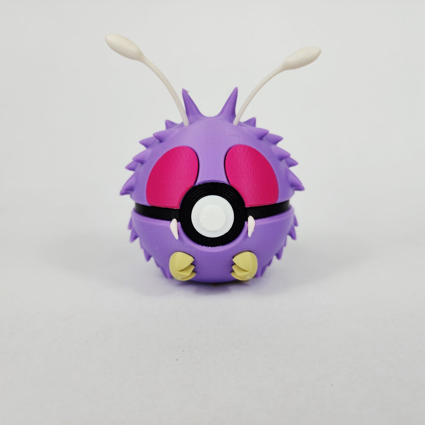 🐛 Capsule Creatures #0015 – Fan-Inspired Display Figure | 3D Printed Collectible